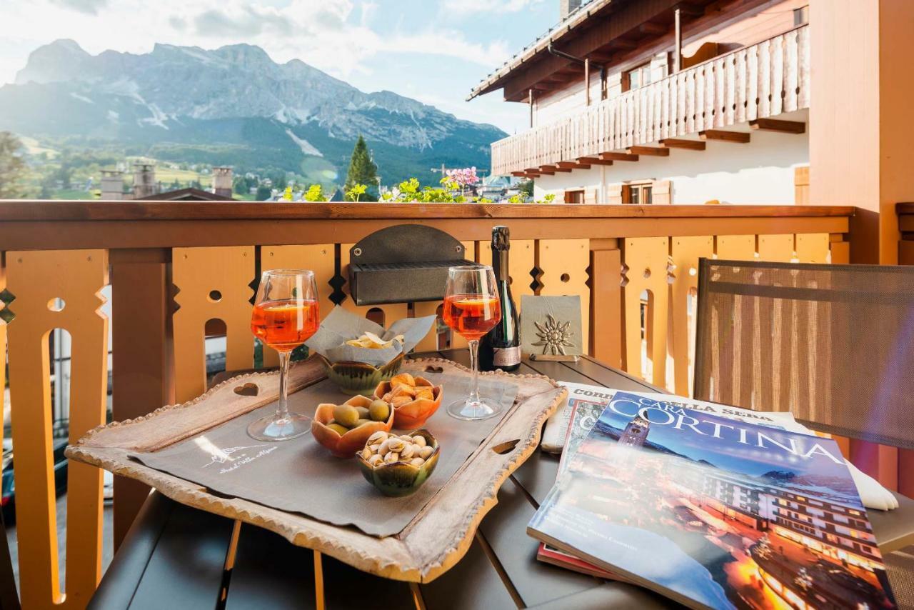 Hotel Villa Alpina ***S Cortina dʼAmpezzo Exteriör bild