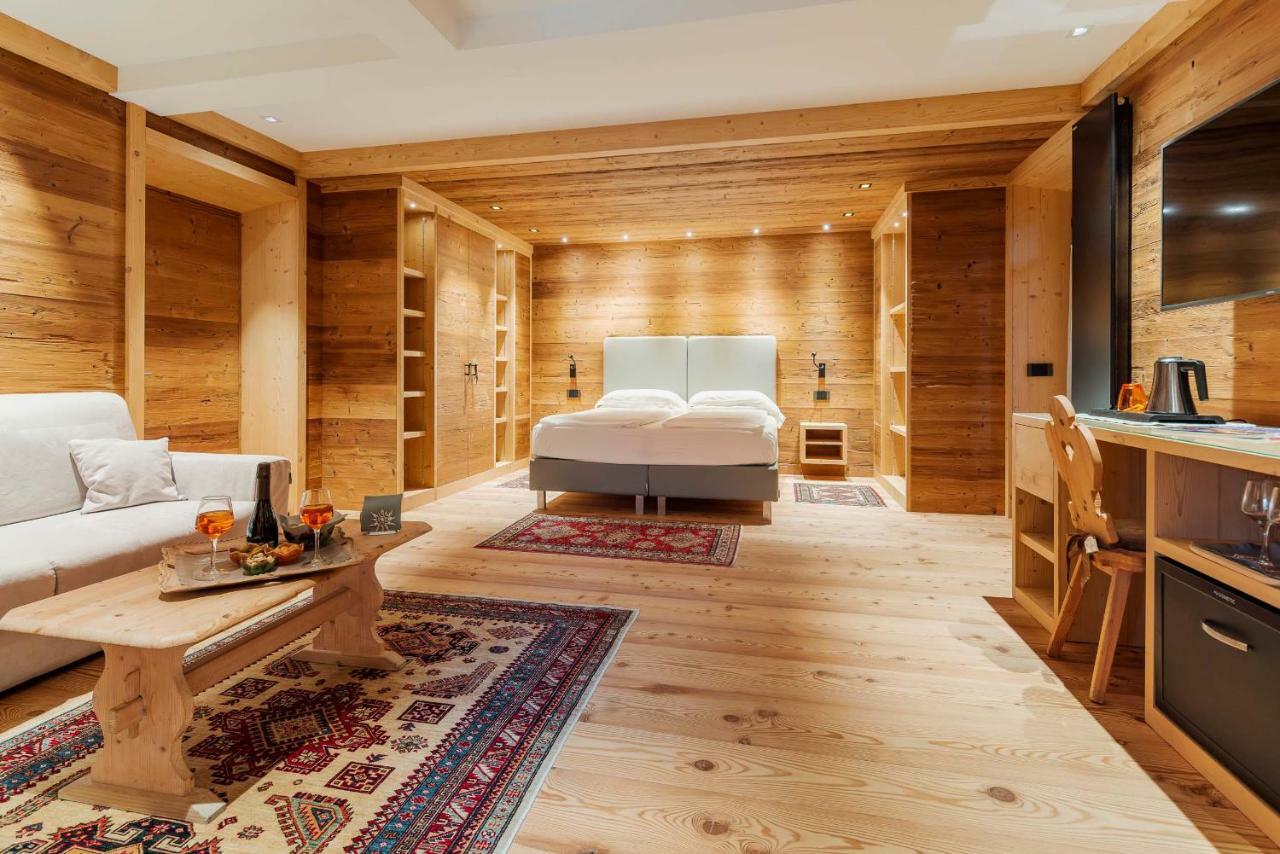 Hotel Villa Alpina ***S Cortina dʼAmpezzo Exteriör bild