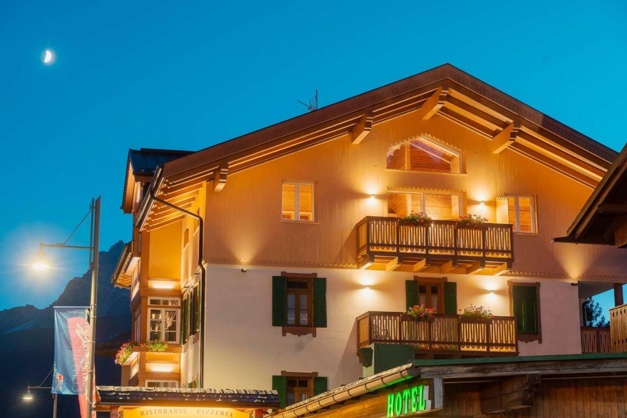Hotel Villa Alpina ***S Cortina dʼAmpezzo Exteriör bild